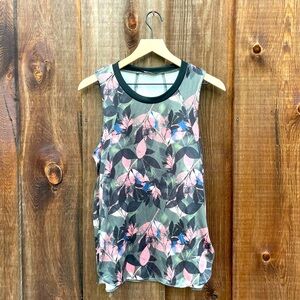 Women’s Activewear Pretty Pink Floral Tank Top Size Medium